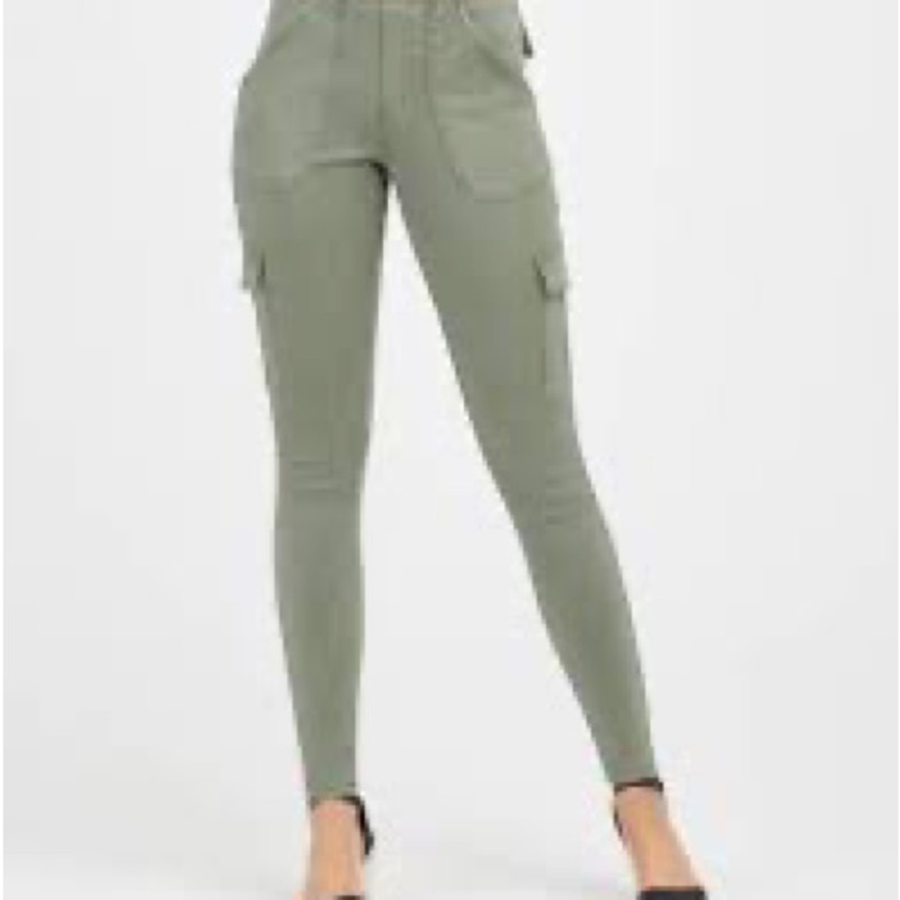 Spanx Green Twill Stretch Cargo Skinny Pants size Small, Soft Sage color